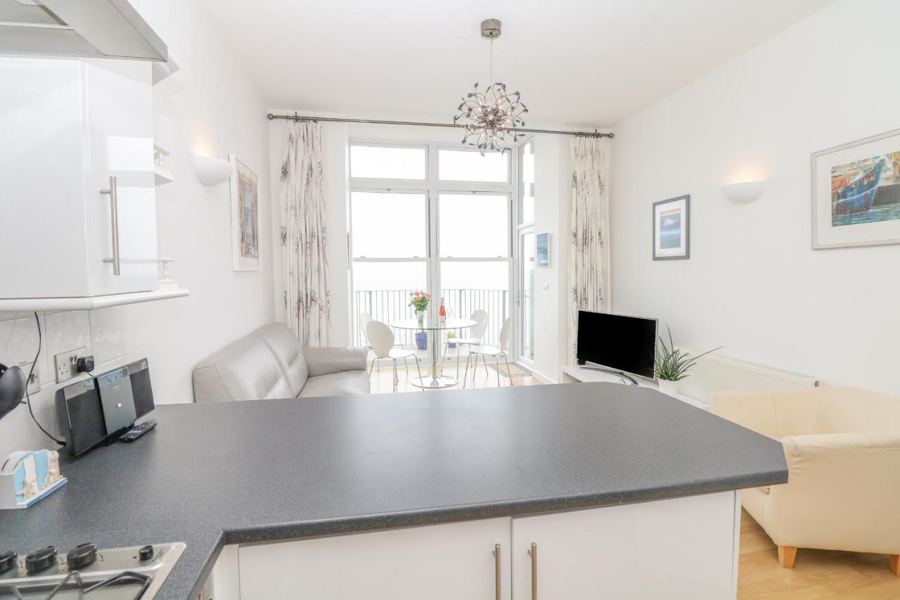 Oceans Side Apartment Ilfracombe Bagian luar foto