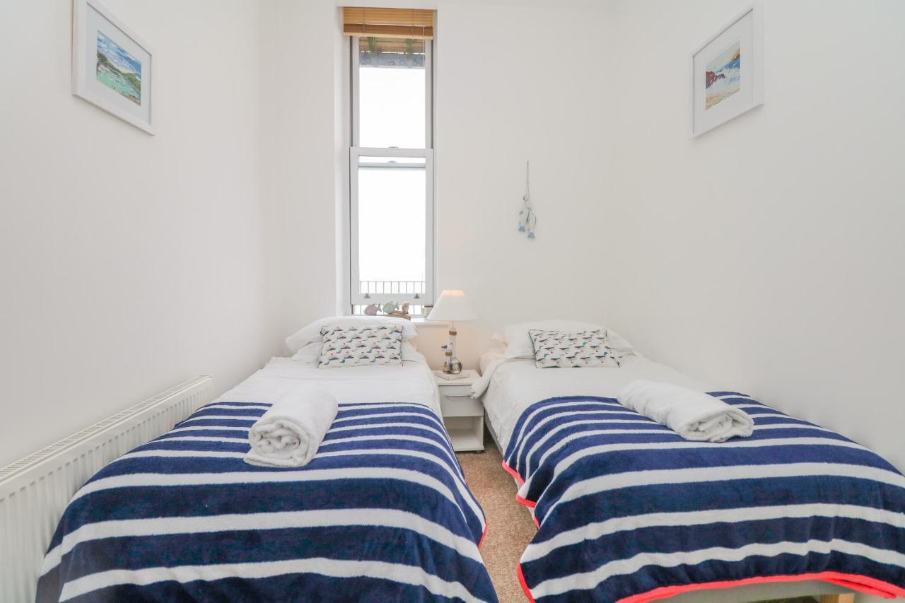 Oceans Side Apartment Ilfracombe Bagian luar foto