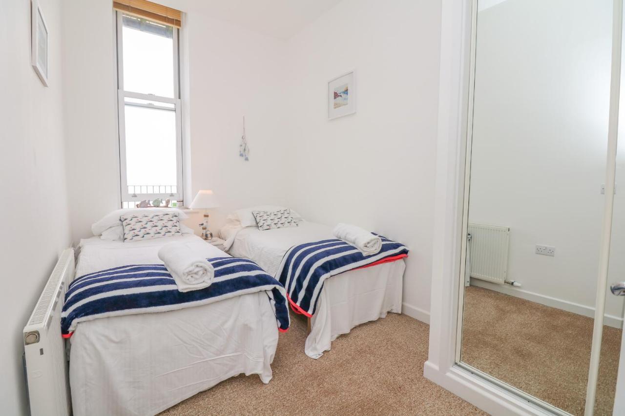 Oceans Side Apartment Ilfracombe Bagian luar foto